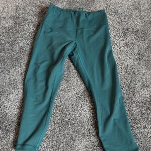 Lulu Wunder Train HR Crop 23” SMTL